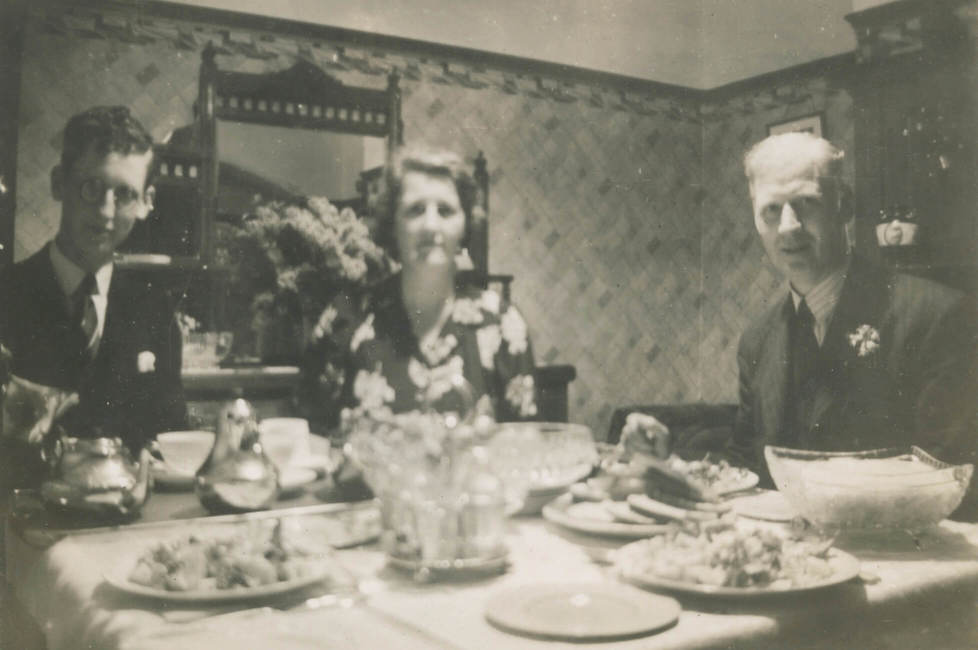 Teford, England (May 1942)
“Leaves in Merry England”
11 o’clock Saturday night and another meal. Notice how my plate at the end is piled up. Crab, lettuce, beets, potato salad, fruit and trifle.
